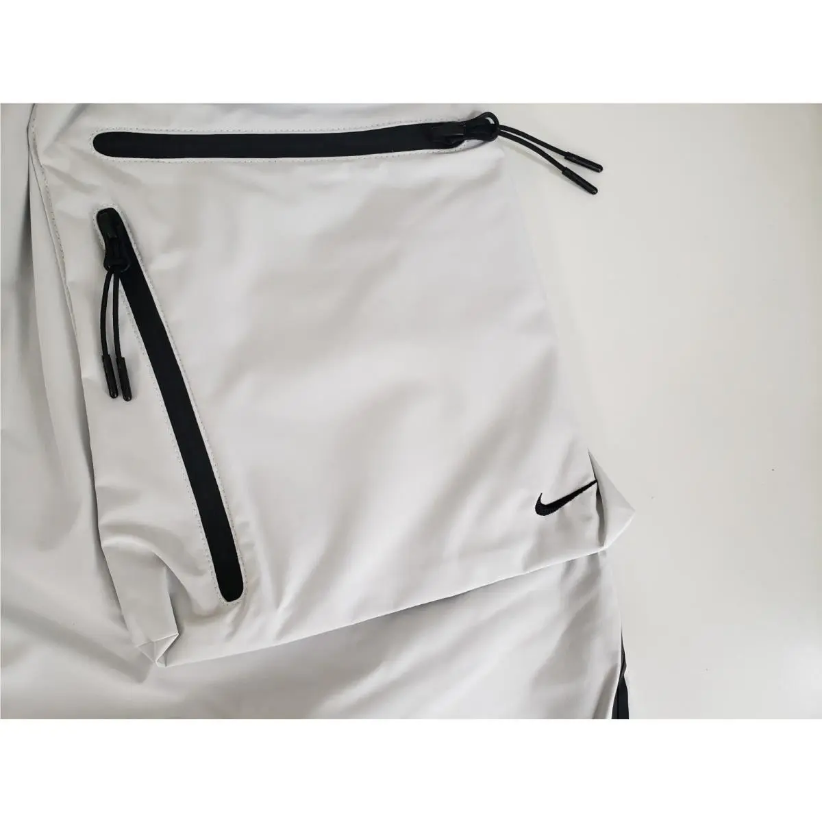 Nike clothing - HJ2946121 - HJ2946121 - Summit White/Black (UPC: 197863270753) 0