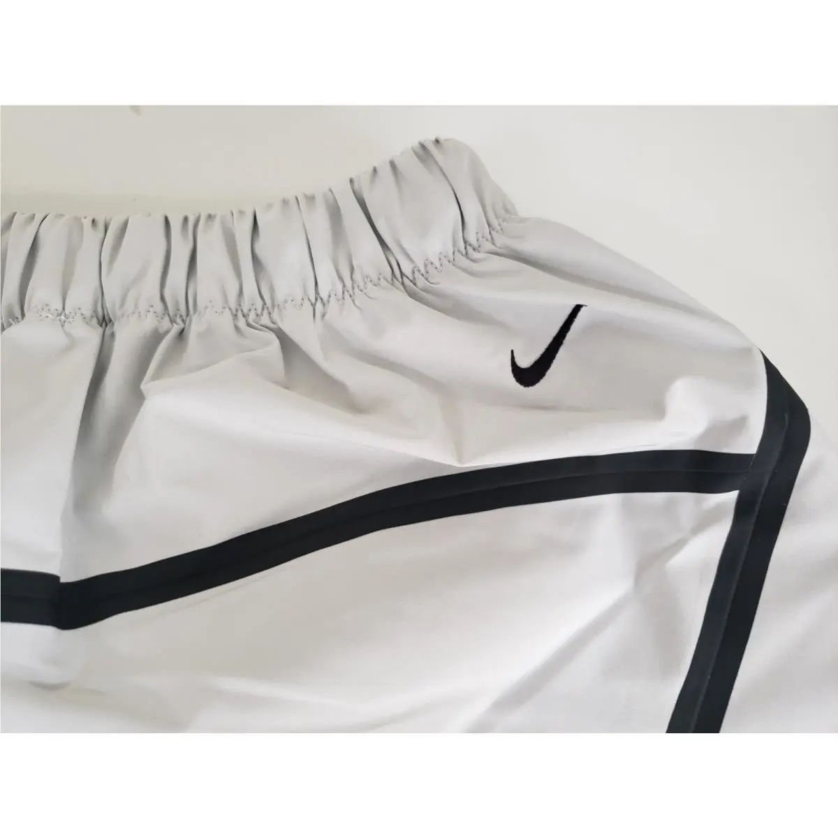 Nike clothing - HJ2946121 - HJ2946121 - Summit White/Black (UPC: 197863270753) 3