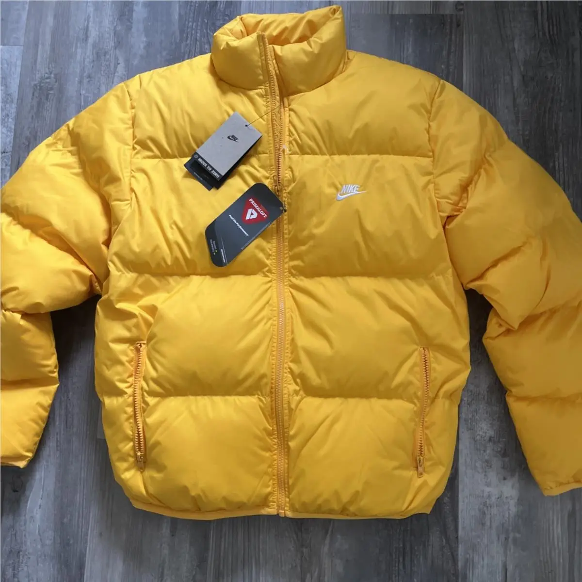 Nike Men`s S Sportswear Club Puffer Jacket FB7368-739 Yellow