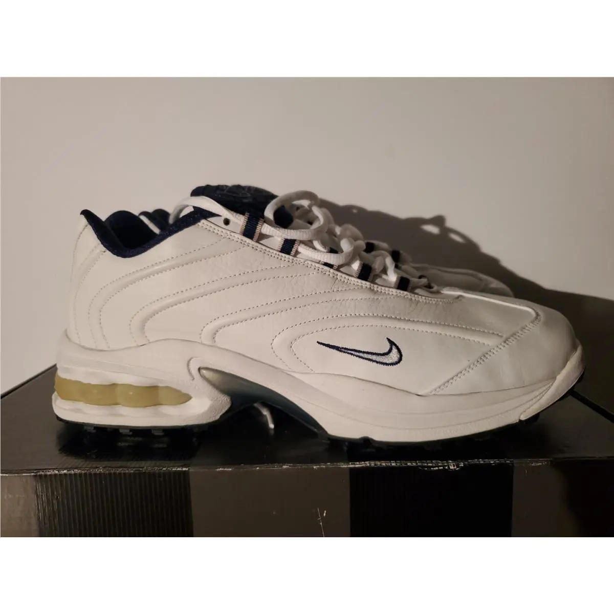 Nike shoes - Nike Course Air - Course Air - White (UPC: 091202246723) 0