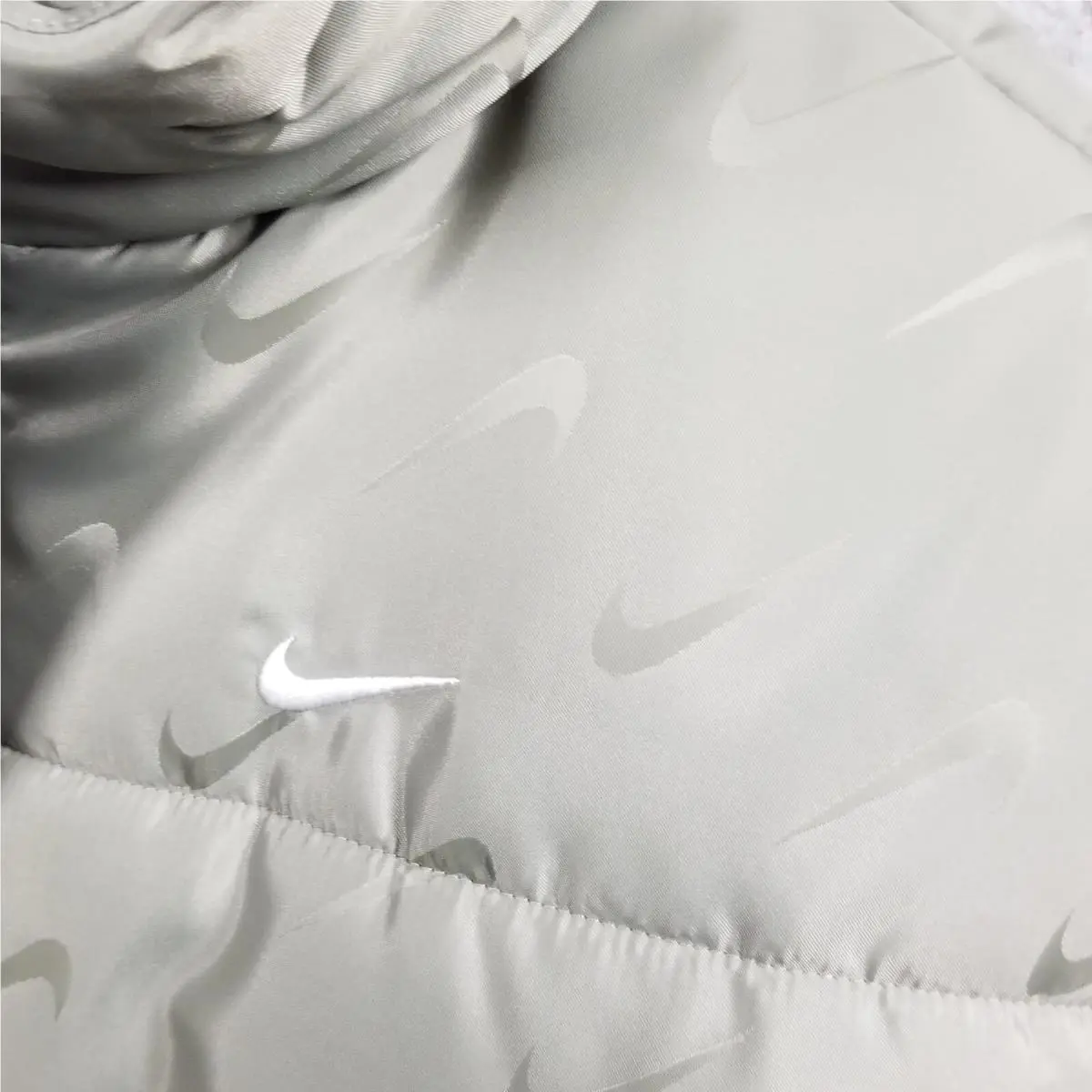 Nike clothing - Nike Sportswear Classic Puffer Therma-FIT - FV7941-PWQ FV7941 - Light Army 2