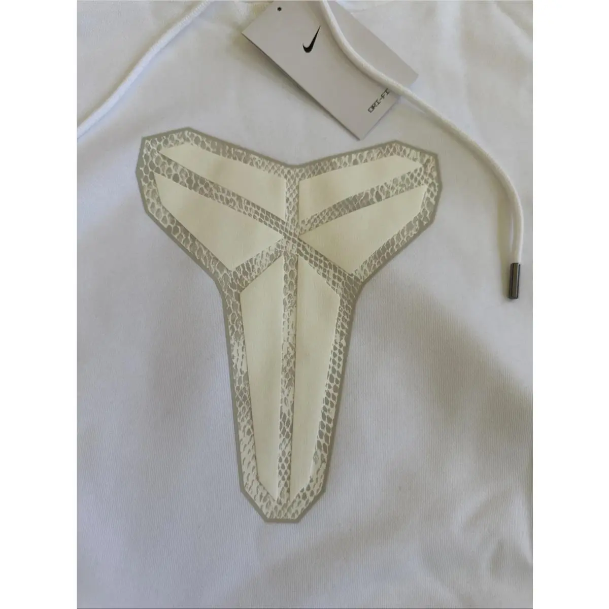 Nike clothing - White (UPC: 197596941739) 1