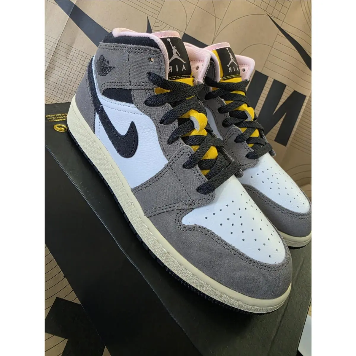 Nike shoes - Air Jordan 1 Mid SE - HQ2014-100 - Gray 0