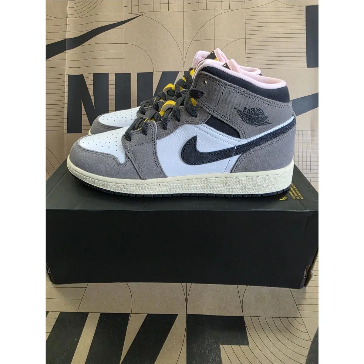 Nike shoes - Air Jordan 1 Mid SE - HQ2014-100 - Gray 3