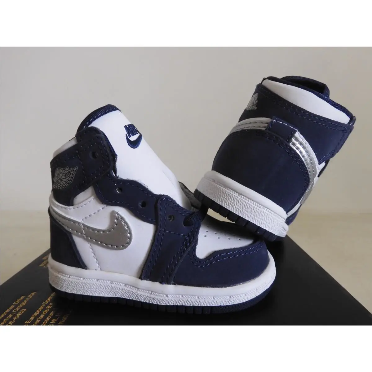 Nike shoes - Air Jordan 1 - Air - White (UPC: 194499768364) 0