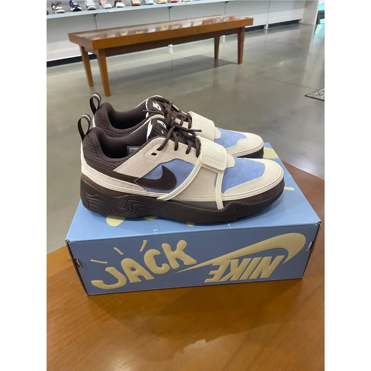 Nike shoes - Brown 2