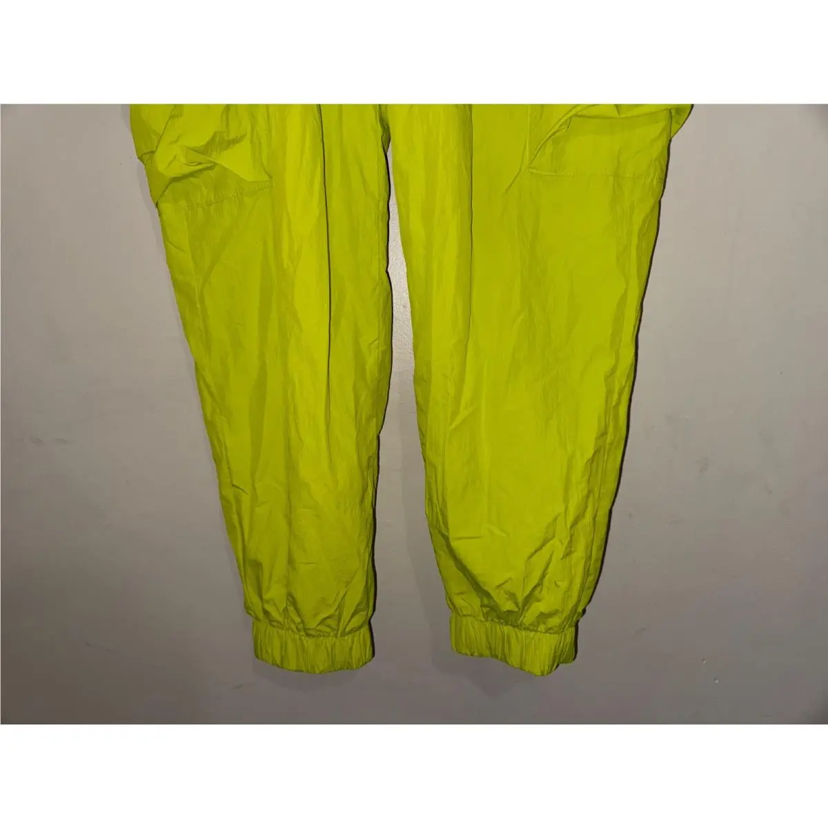 Nike clothing - Green (UPC: 197597262840) 2