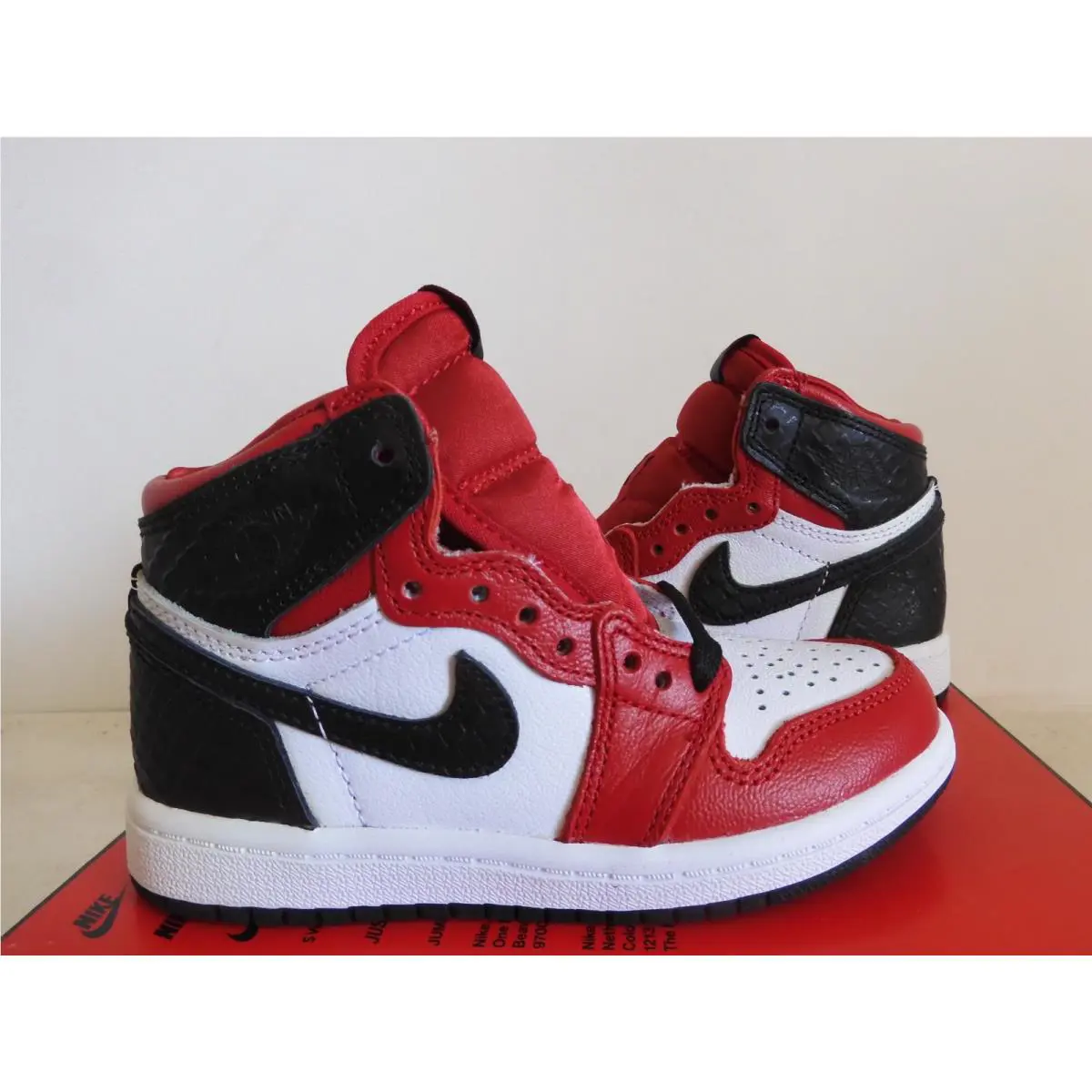 Nike shoes - Air Jordan 1 - Air - Red (UPC: 194493890009) 0