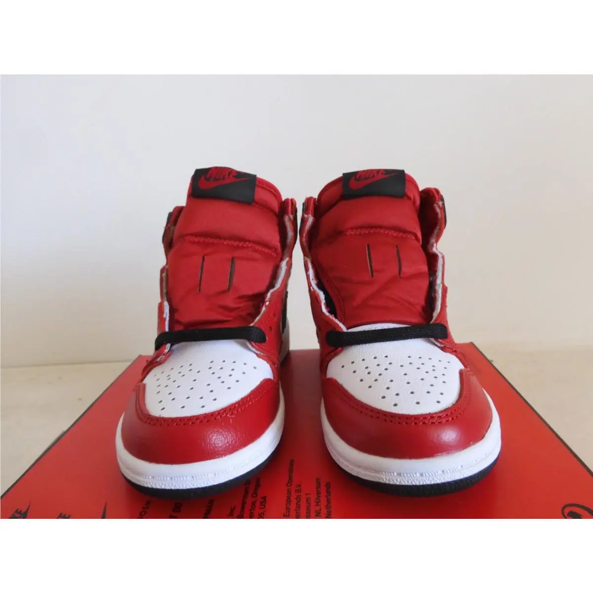 Nike shoes - Air Jordan 1 - Air - Red (UPC: 194493890009) 2
