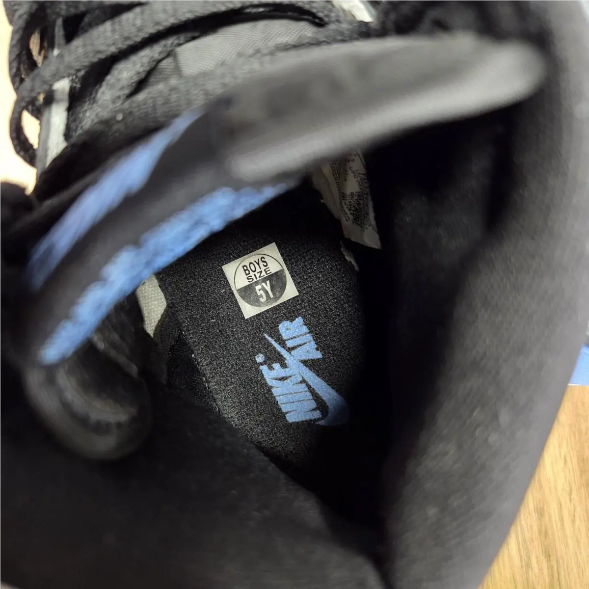 Nike shoes - Air Jordan 1 Retro High OG - Blue 9