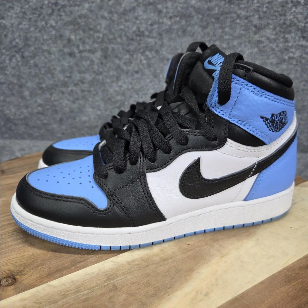 Nike shoes - Air Jordan 1 Retro High OG - Blue 3