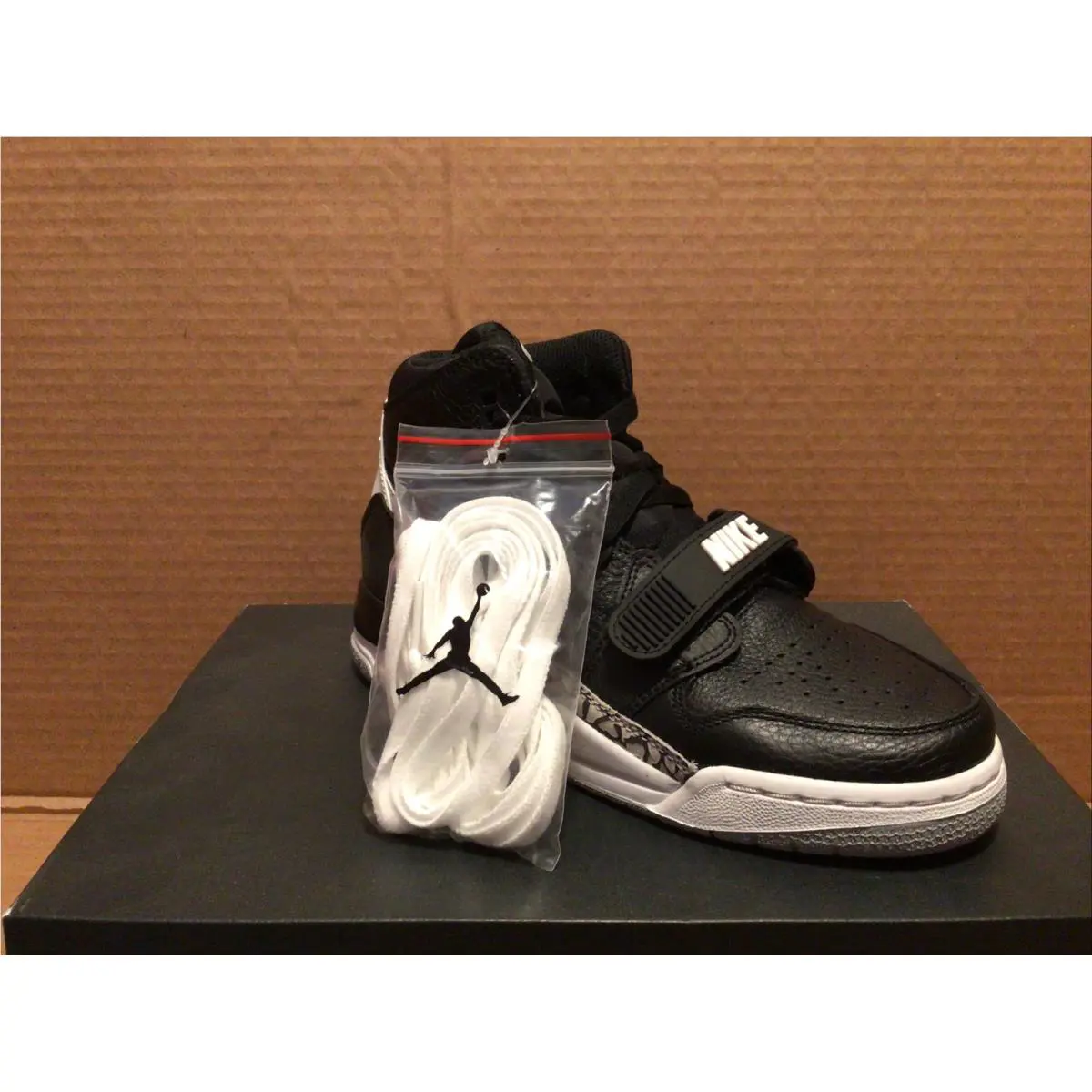 Nike shoes - Jordan Legacy 312 - Legacy - Black 3