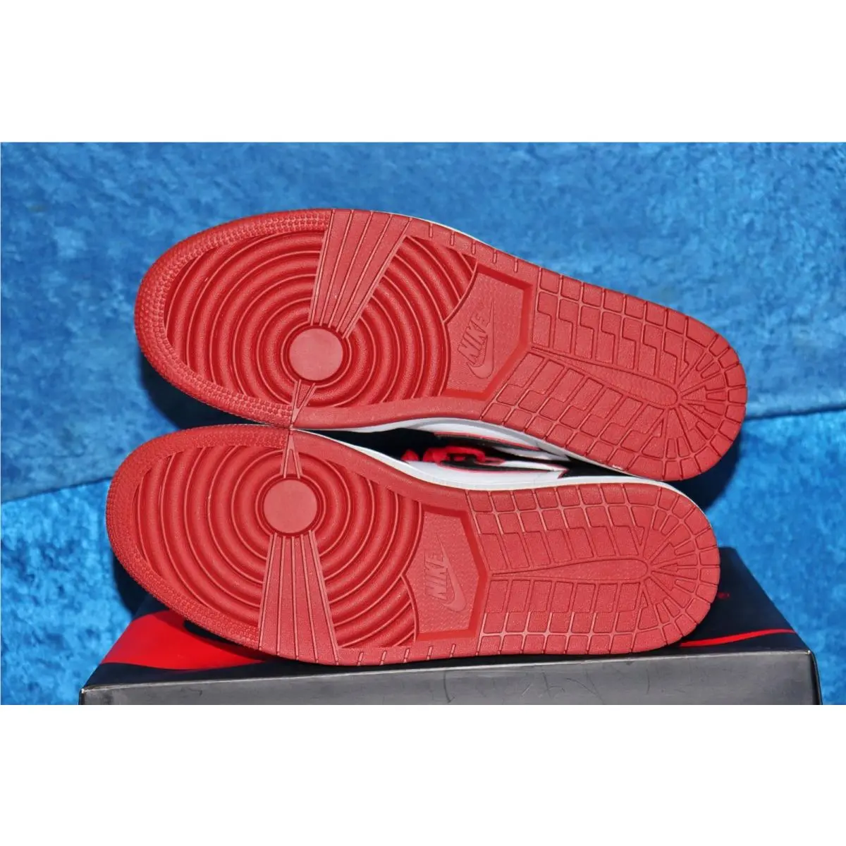Nike shoes - Air Jordan 1 - Air - 555088-062 - Red 11