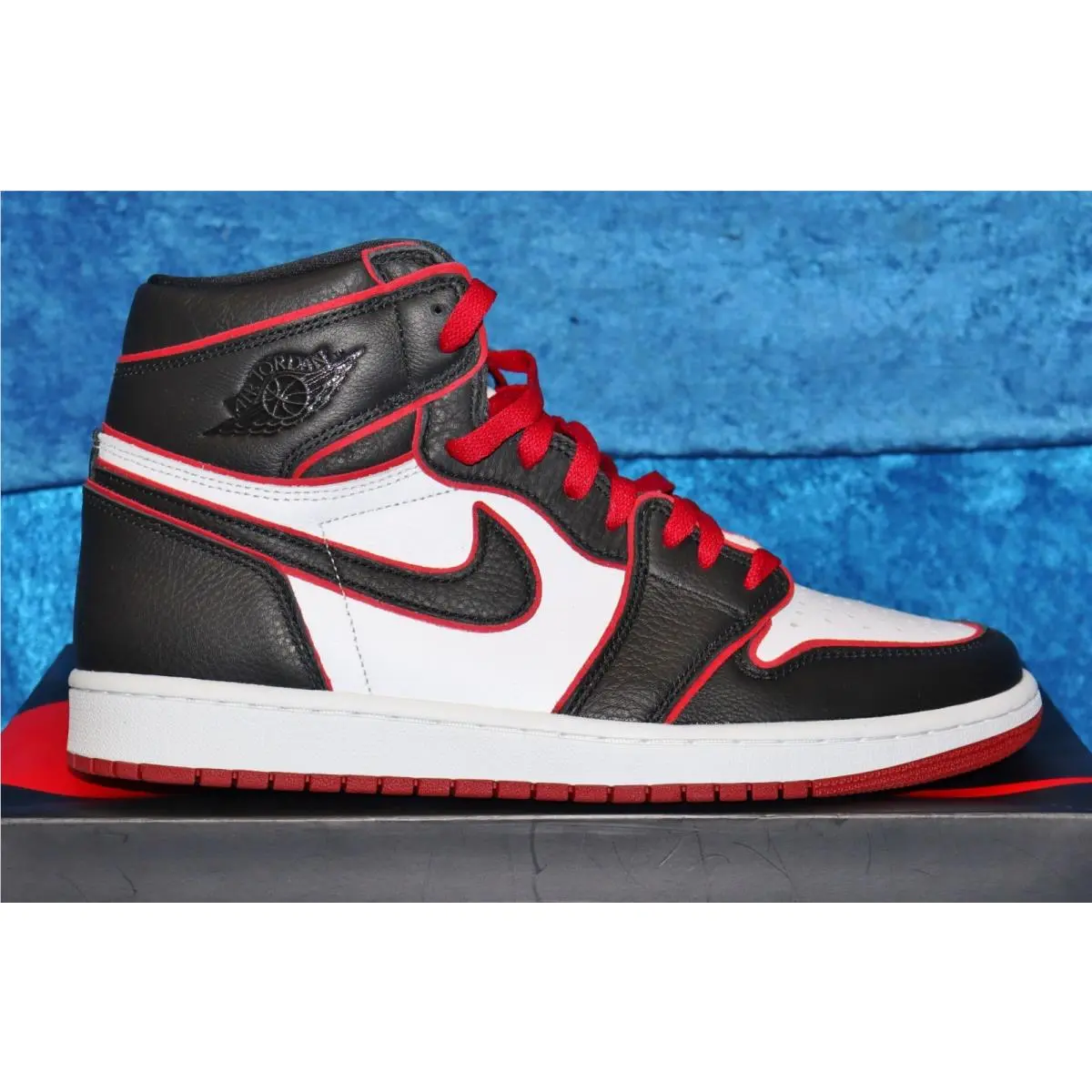 Nike shoes - Air Jordan 1 - Air - 555088-062 - Red 1