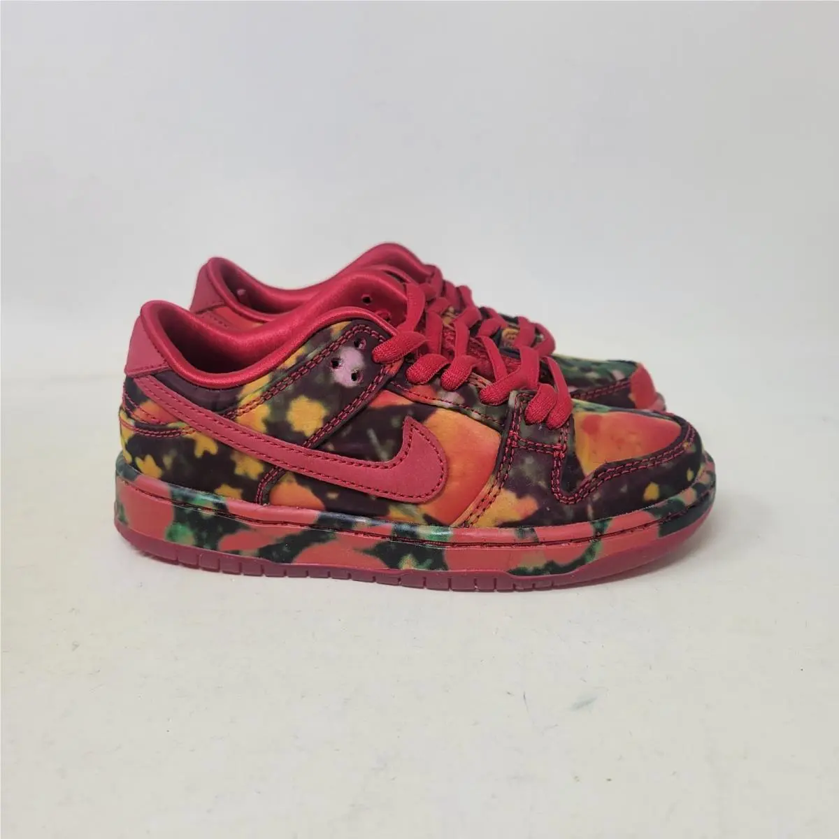 Nike shoes - Nike Dunk SB - Dunk - Red (UPC: 197862176735) 0