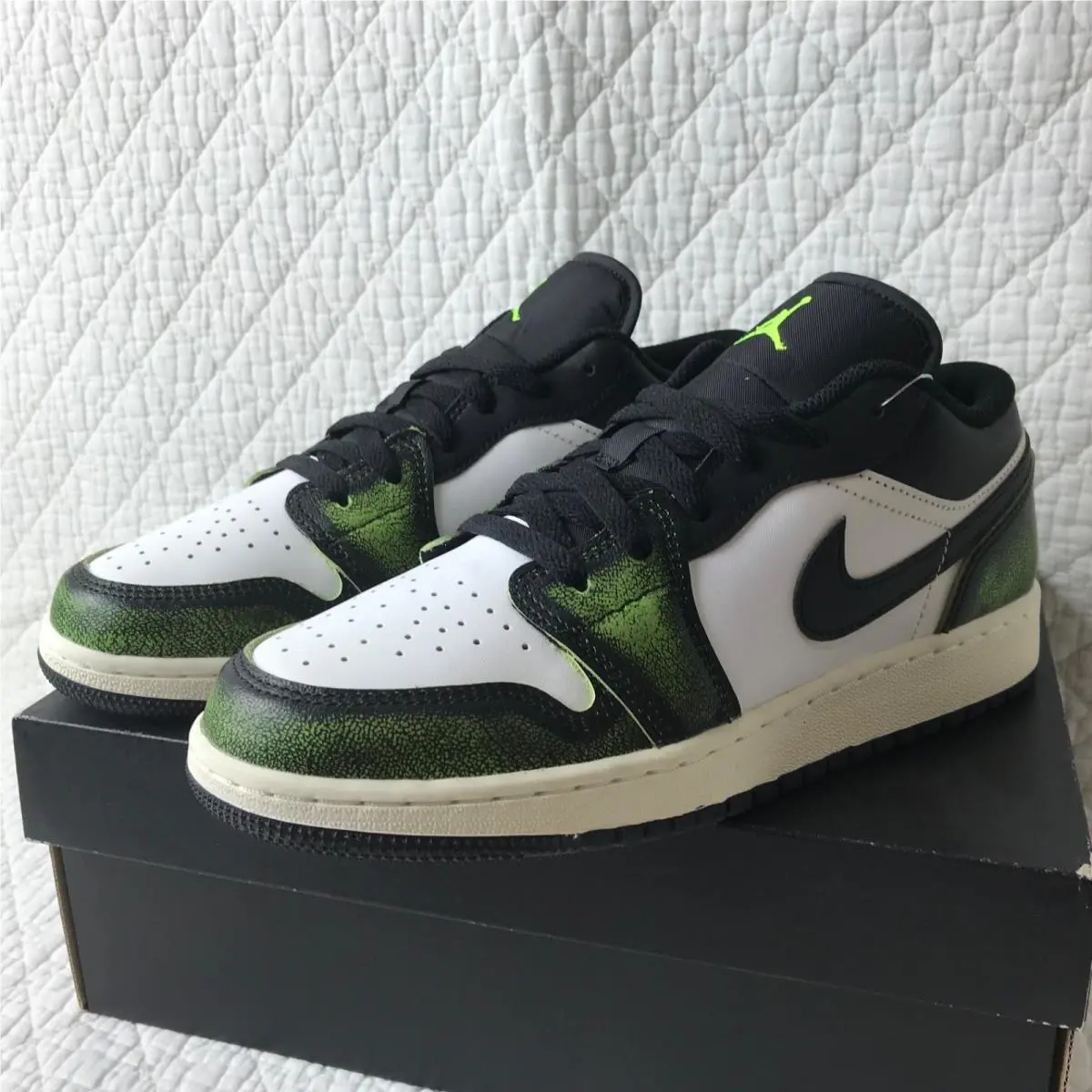 Nike shoes - Air Jordan 1 Low SE - Black/Electric Green-White 6