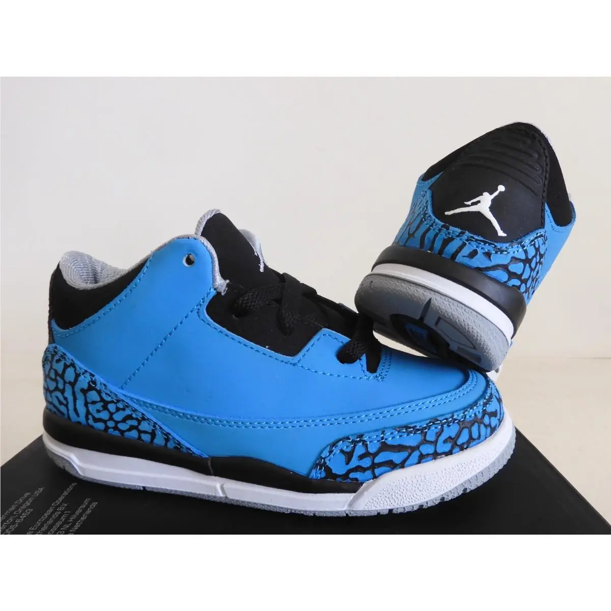 Nike shoes - Air Jordan 3 - Air - Blue (UPC: 0091209558997) 0