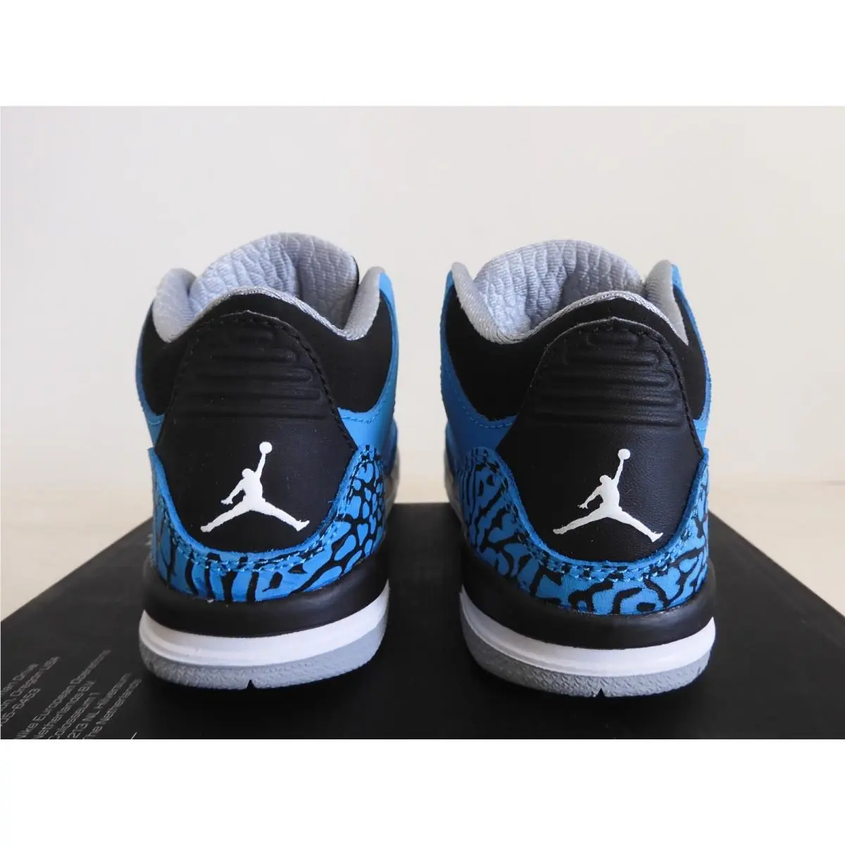 Nike shoes - Air Jordan 3 - Air - Blue (UPC: 0091209558997) 2