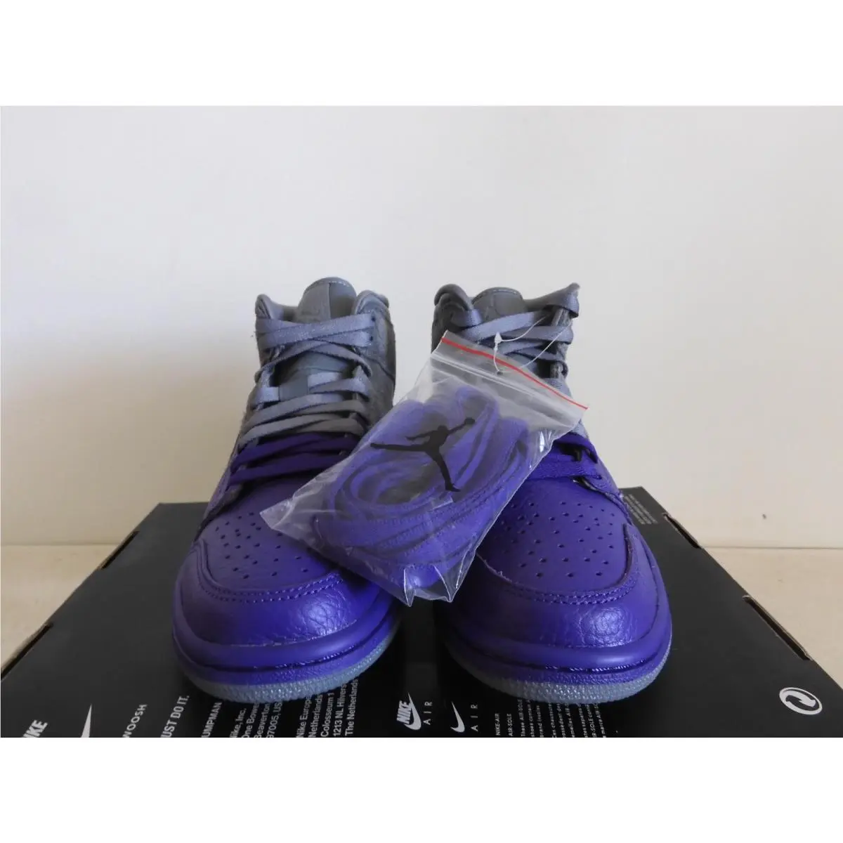 Nike shoes - Air Jordan 1 Mid SE - CW5897-005 - Gray (UPC: 194274686401) 3
