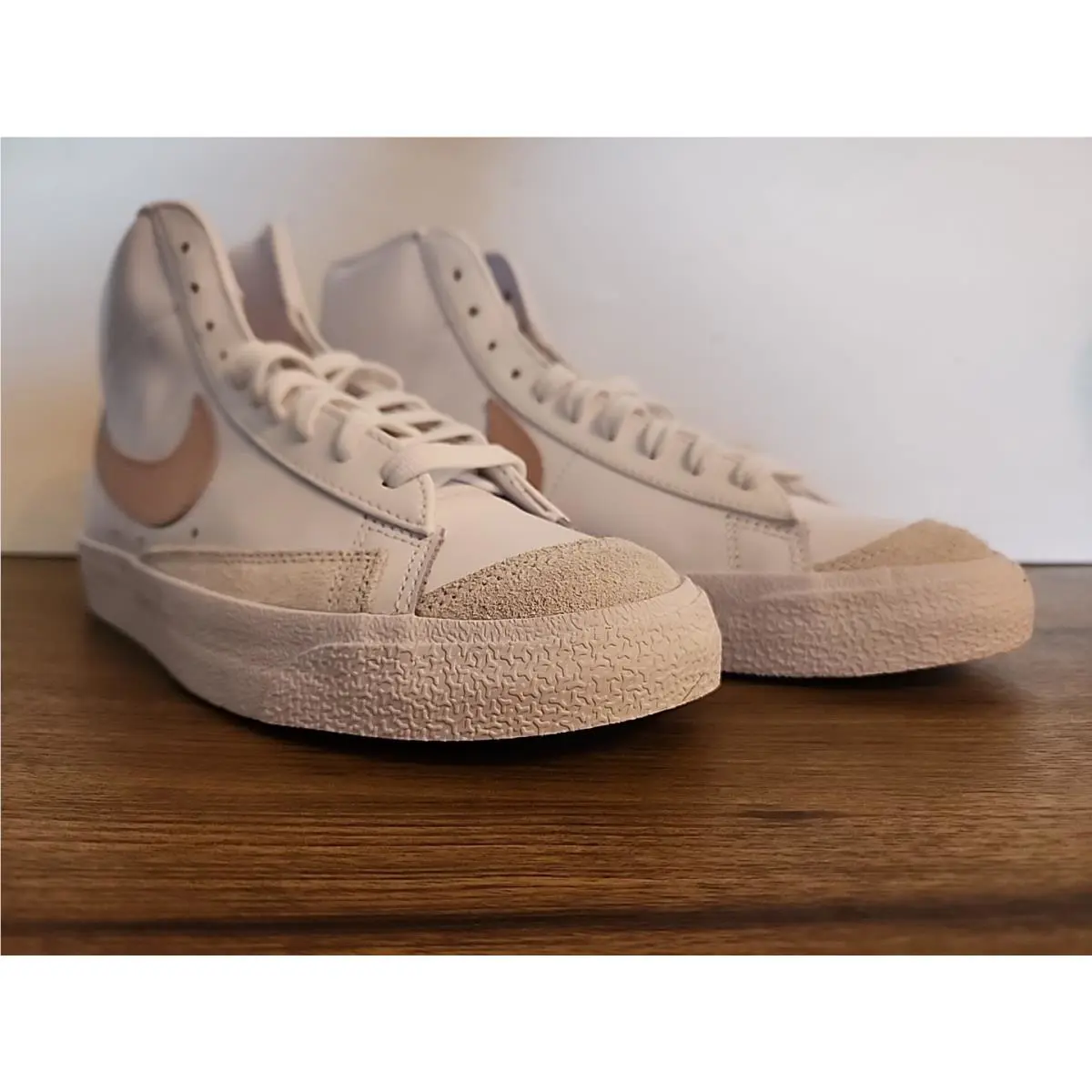 Nike shoes - White 2