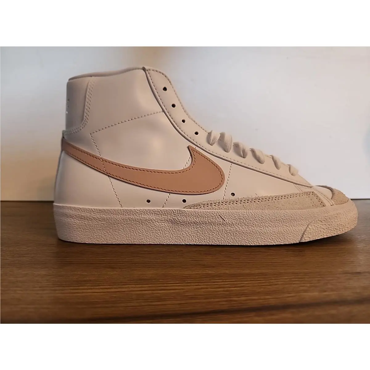 Nike shoes - White 3