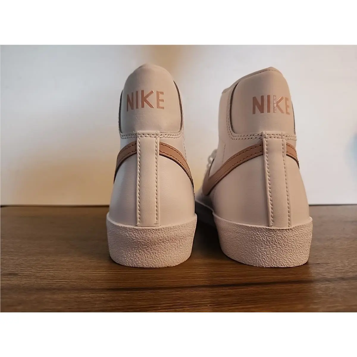 Nike shoes - White 4