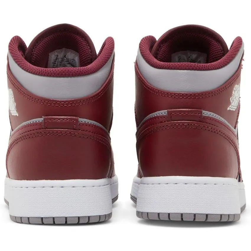 Nike shoes - Jordan 1 - Maroon 2