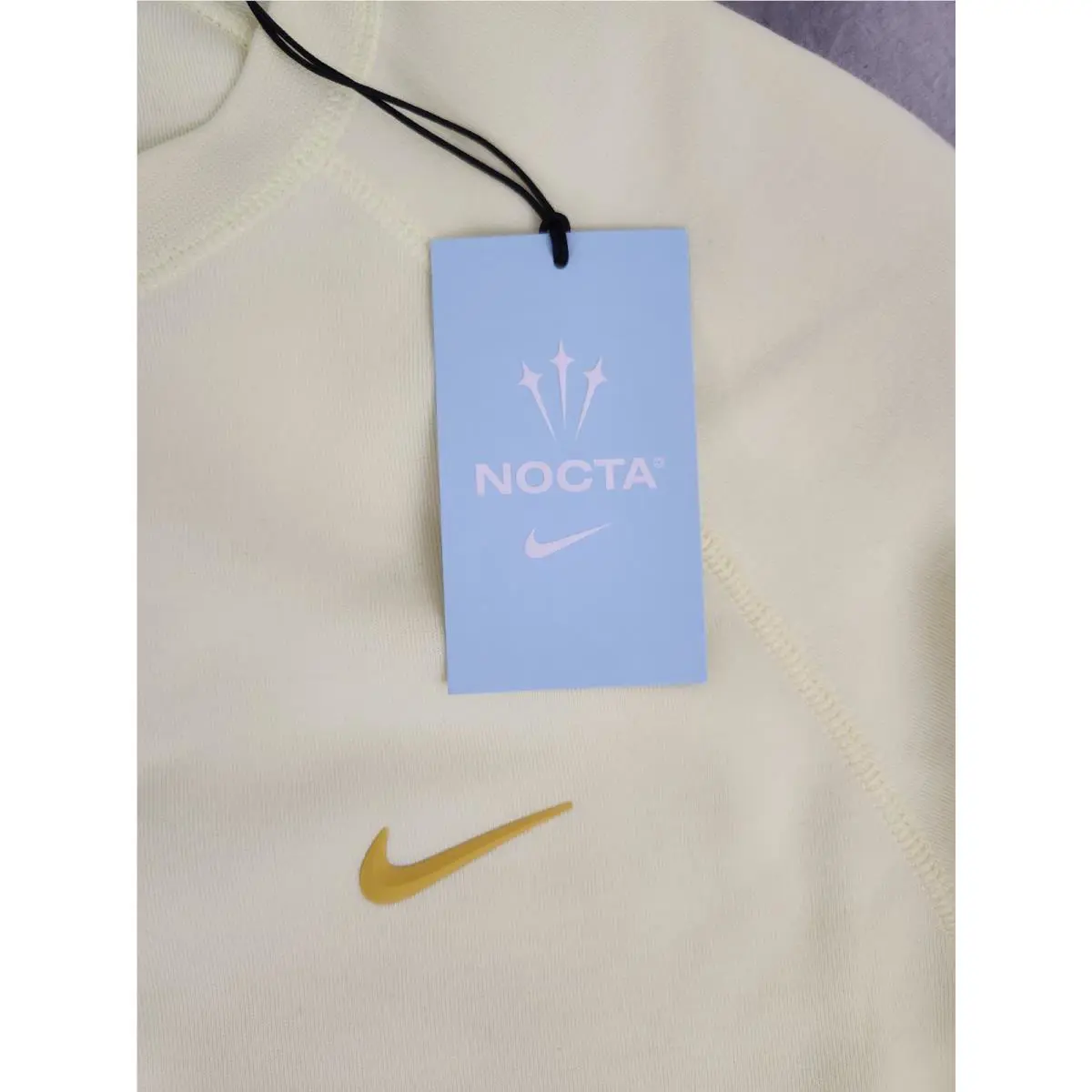 Nike clothing - Citron Tint Vivid Sulfur 1