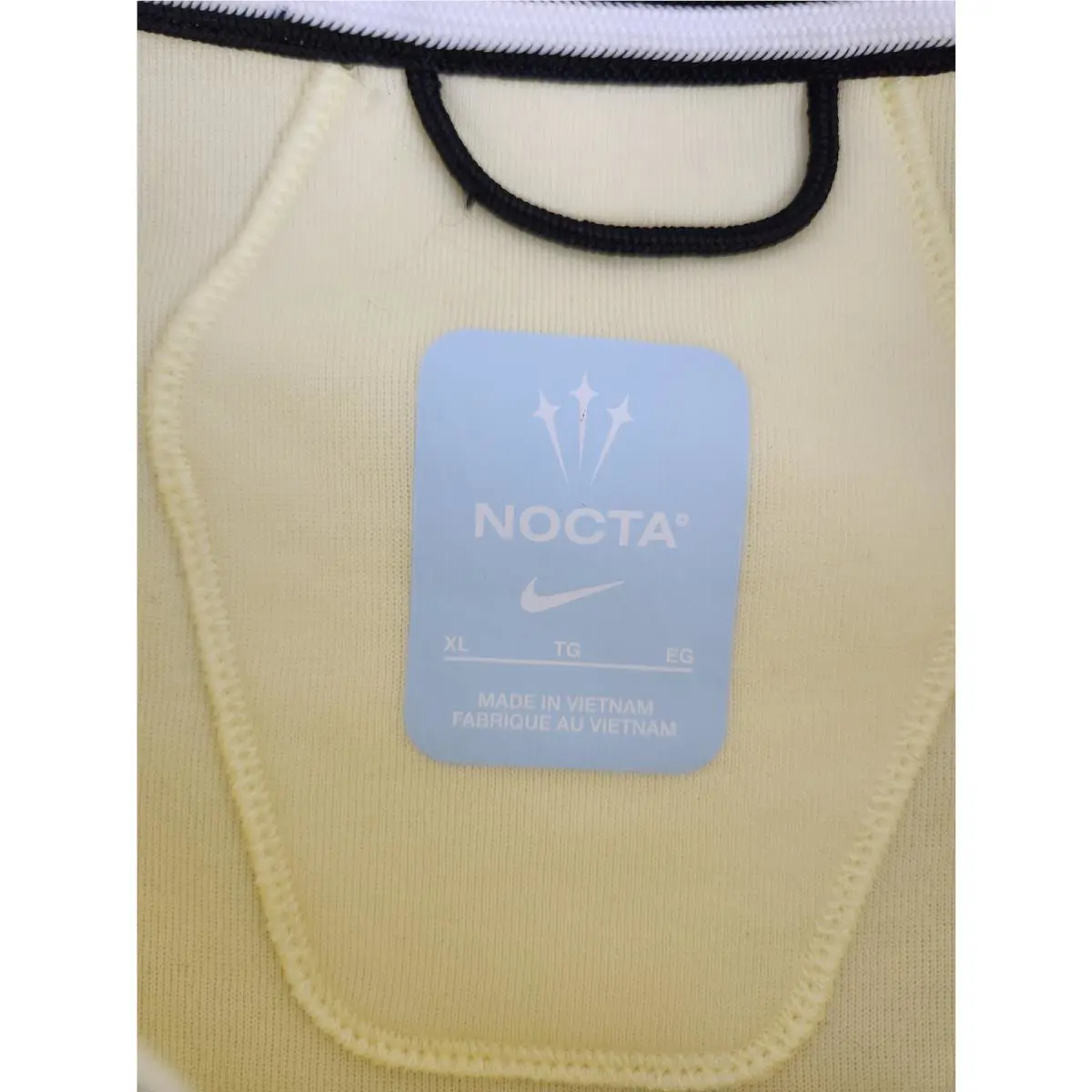 Nike clothing - Citron Tint Vivid Sulfur 4