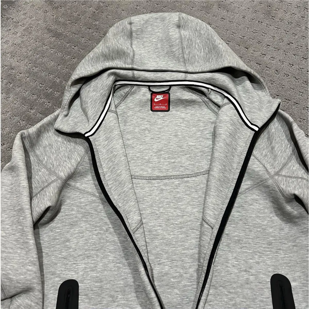 Nike clothing - Gray (UPC: 0196607413258) 3