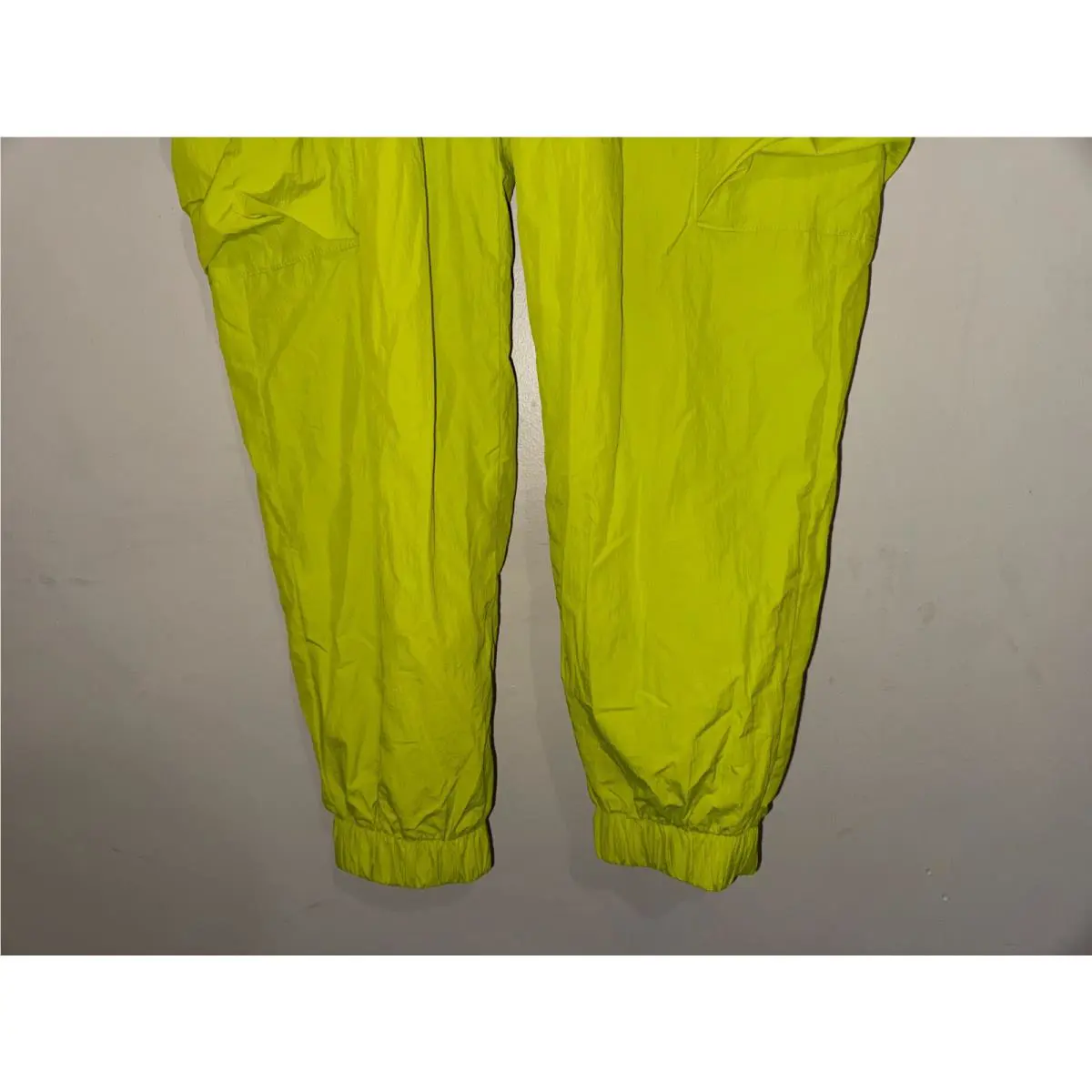 Nike clothing - Green (UPC: 197597262840) 2