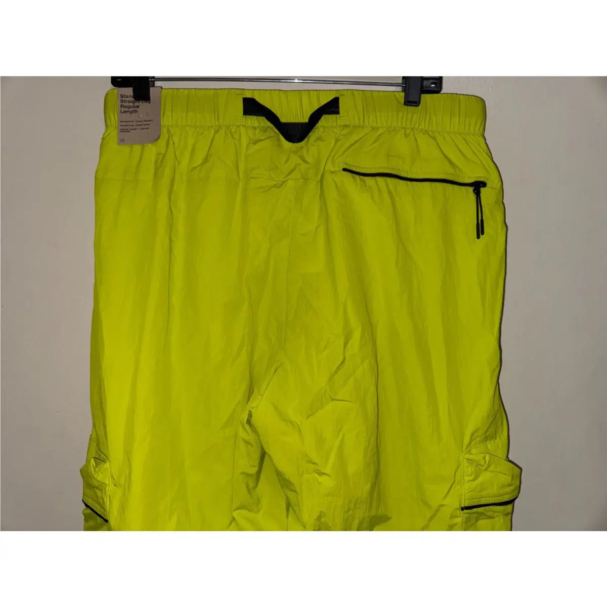 Nike clothing - Green (UPC: 197597262840) 3