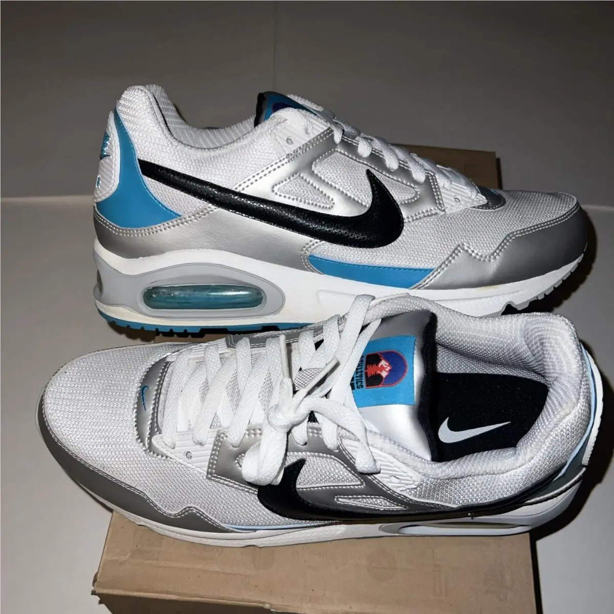 Women’s Nike Air Max Skyline Athletic West 343904-100 Size 11.5 2011