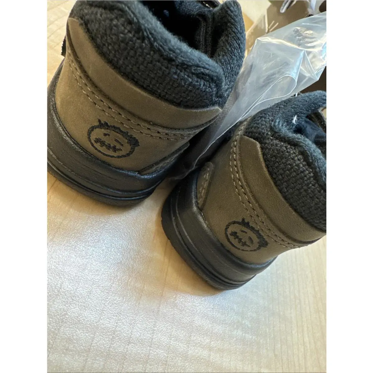 Nike shoes - Air Jordan 1 - Air - Brown 3