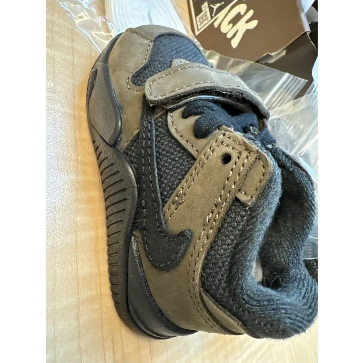 Nike shoes - Air Jordan 1 - Air - Brown 4