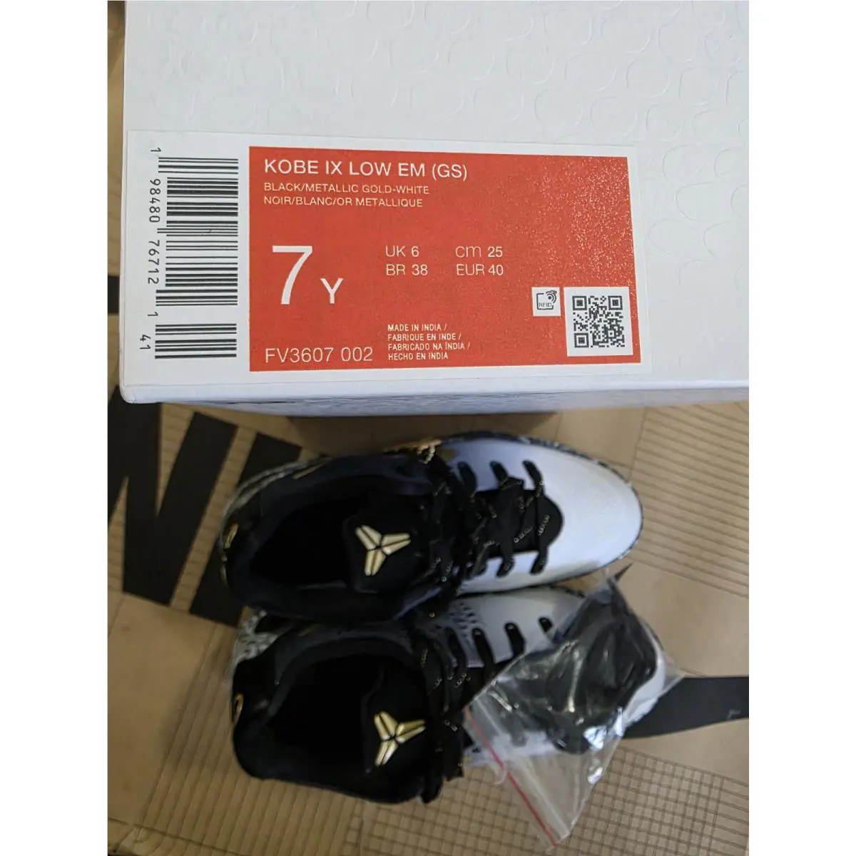 Nike shoes - Nike Kobe 9 Low EM GS - BLACK/METALLIC GOLD-WHITE (UPC: 0198480766995) 4
