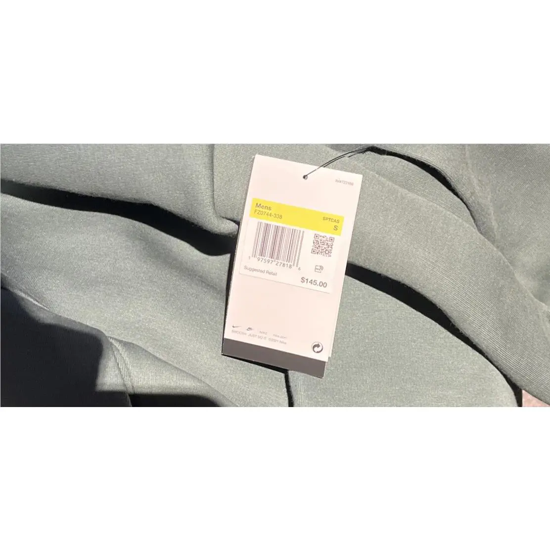 Nike clothing - Green (UPC: 0197597278186) 12