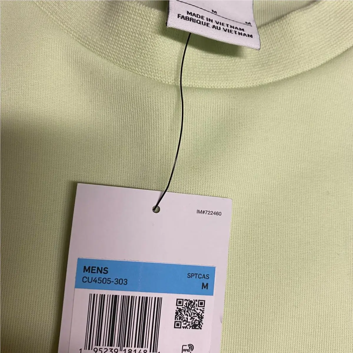 Nike clothing - Green (UPC: 195239181481) 1