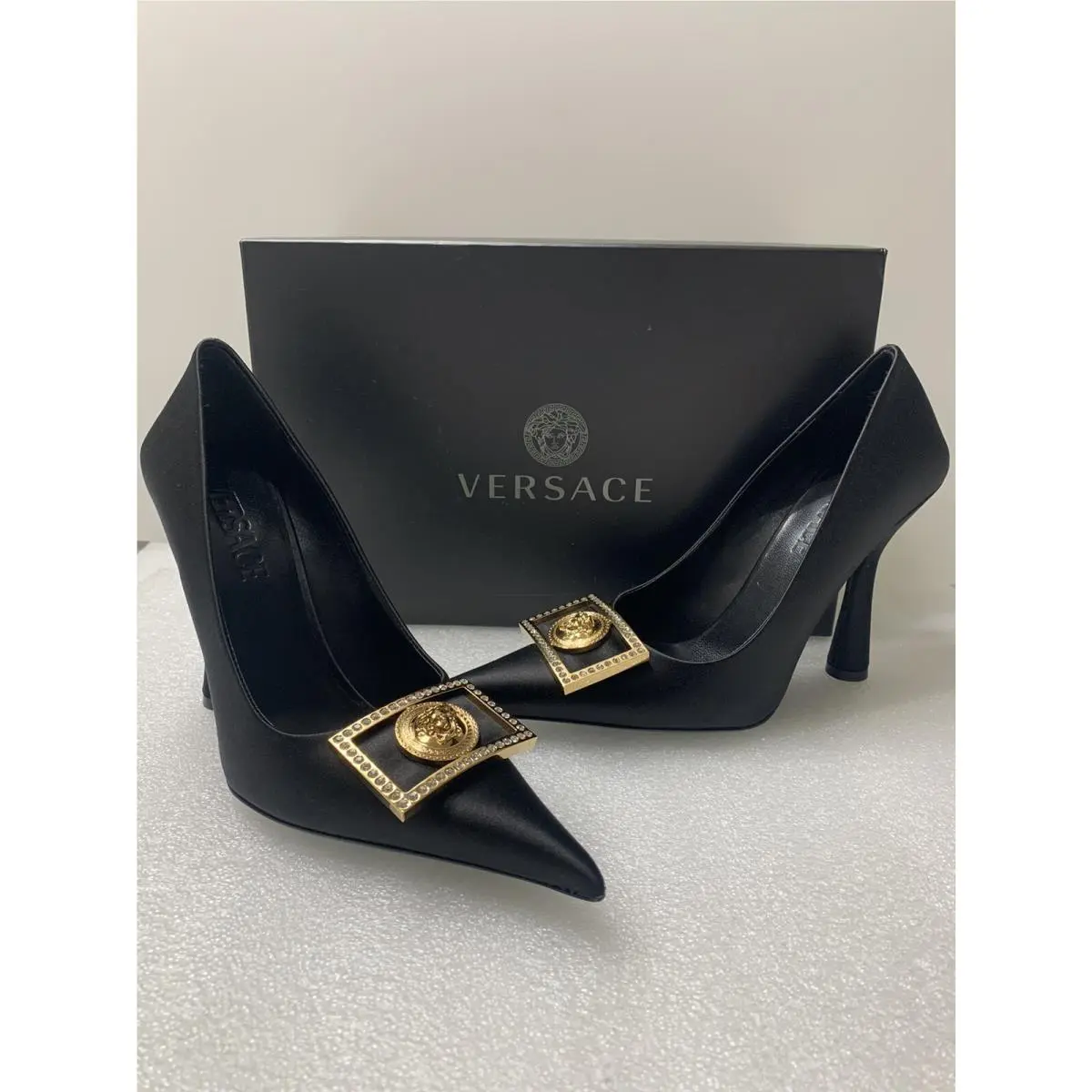 Medusa Plaque Satin Pump Women`s Sz. 36 1/2 Black/gold 450.00 by Versace