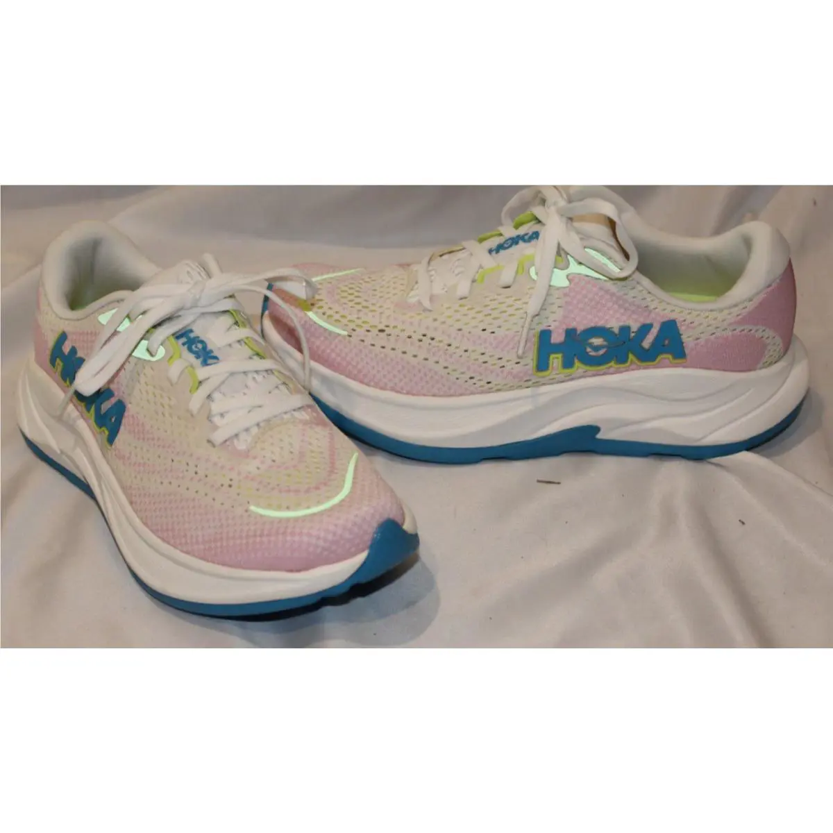 Hoka shoes - WHITE PINK 2