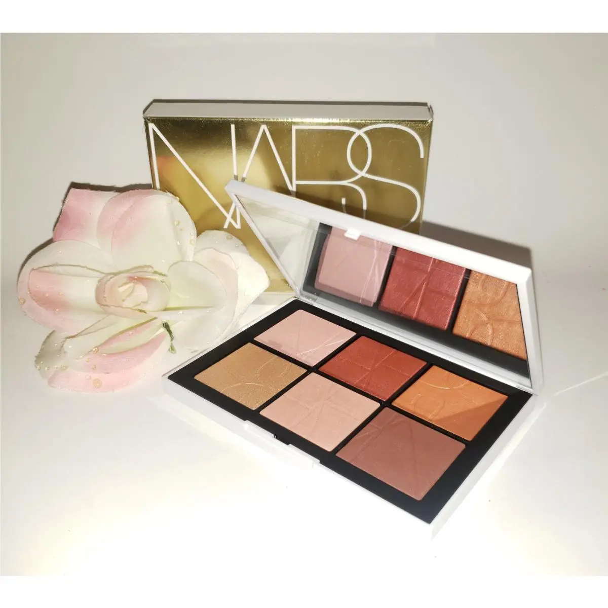 Nars All That Glitters Light Reflecting Cheek Blush Palette Limited Holiday Ed