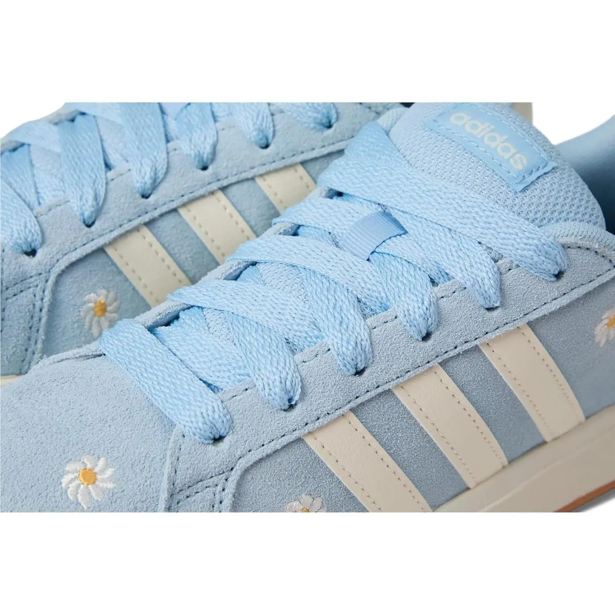 Adidas shoes - Black/Off-White/Gum 18