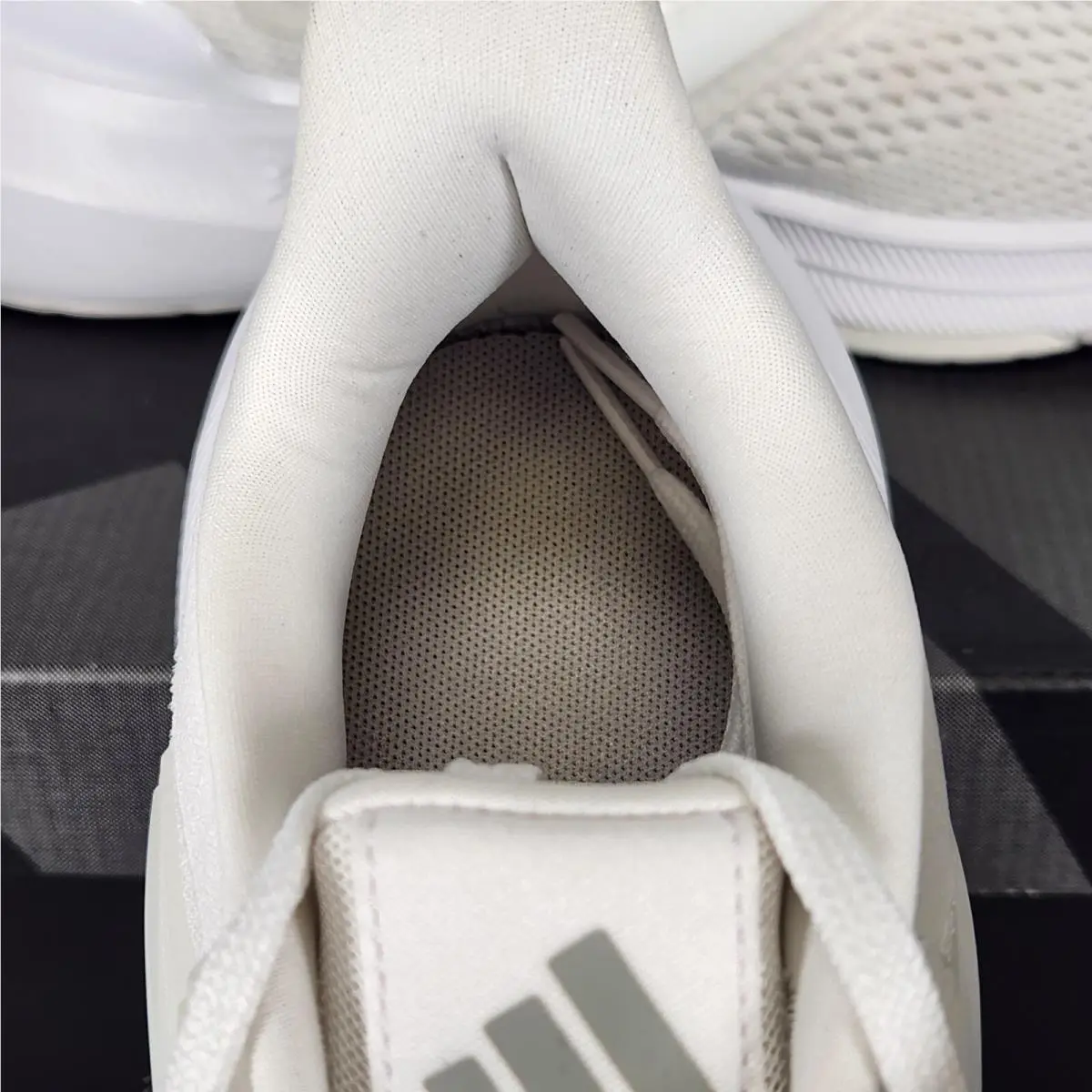 Adidas shoes - HP5788 - Hp5788 - White 3