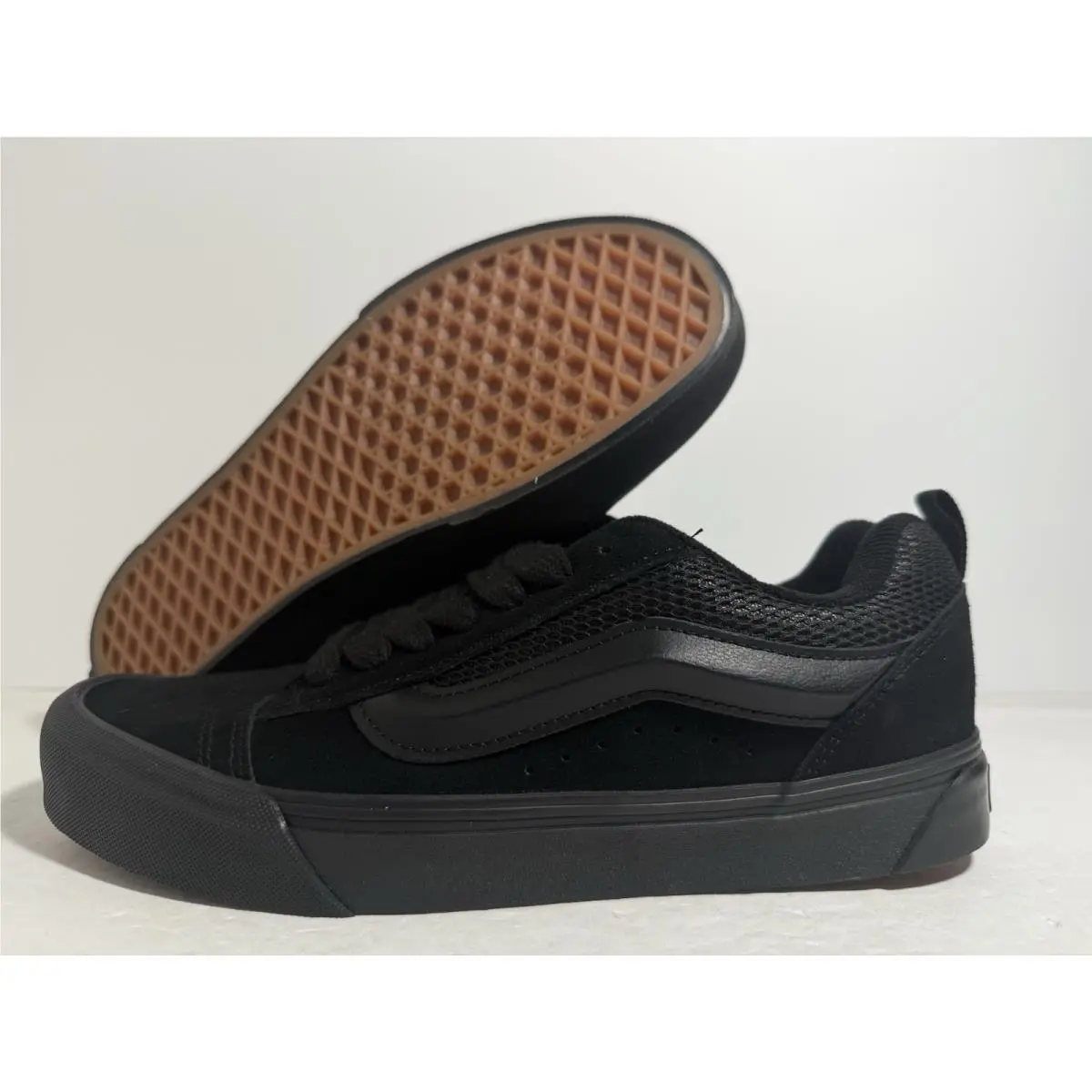 Vans shoes - VANS Knu-Skool - VN0009QCBKA - Black 4