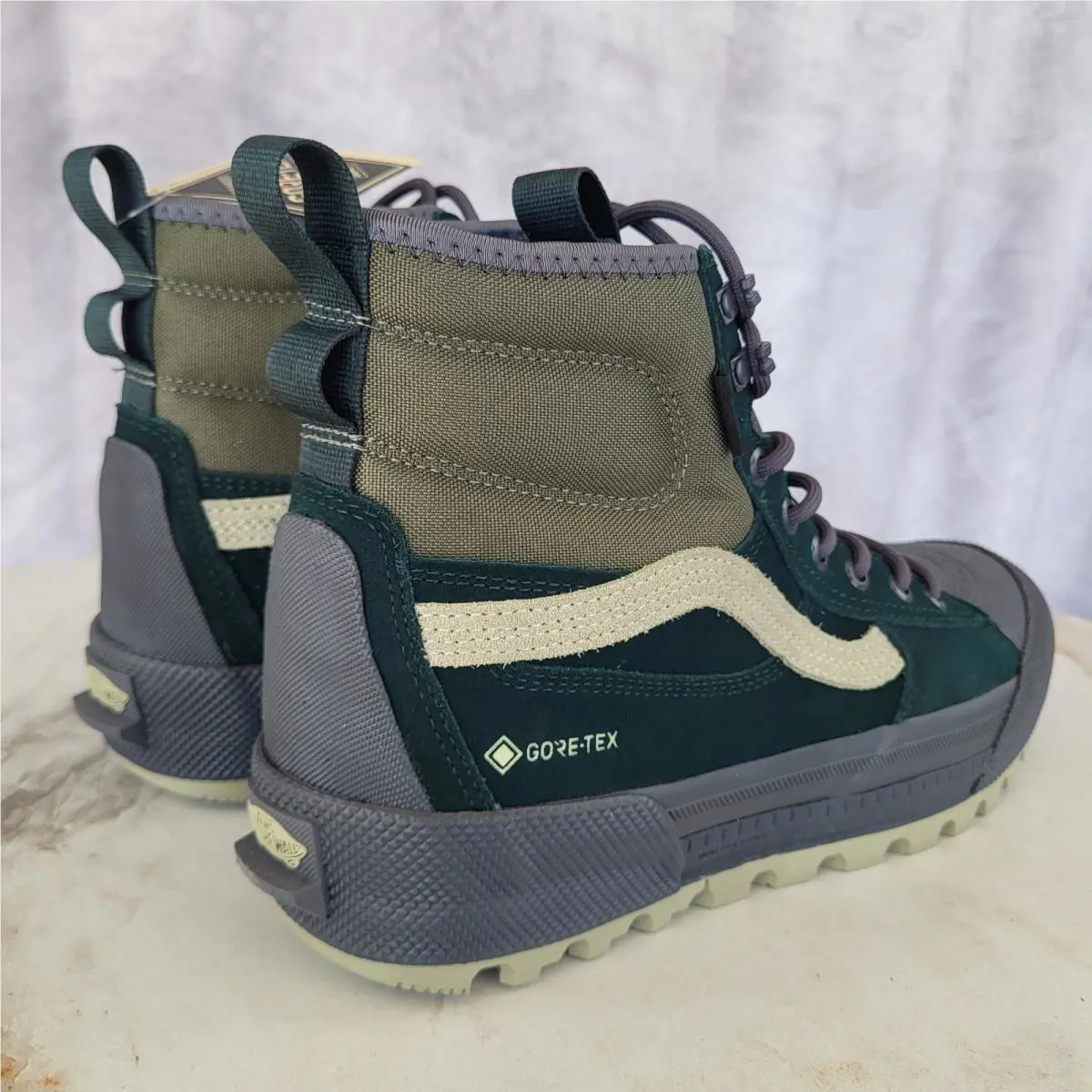 Vans shoes - VANS Sk8-Hi Mte - Mte - Green 8