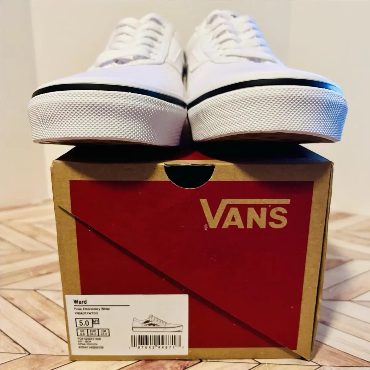 Vans shoes - VANS Ward Rose Embroidery - Ward Rose Embroidery - VN0A3TFWTBD - White (UPC: 0197642448717) 4