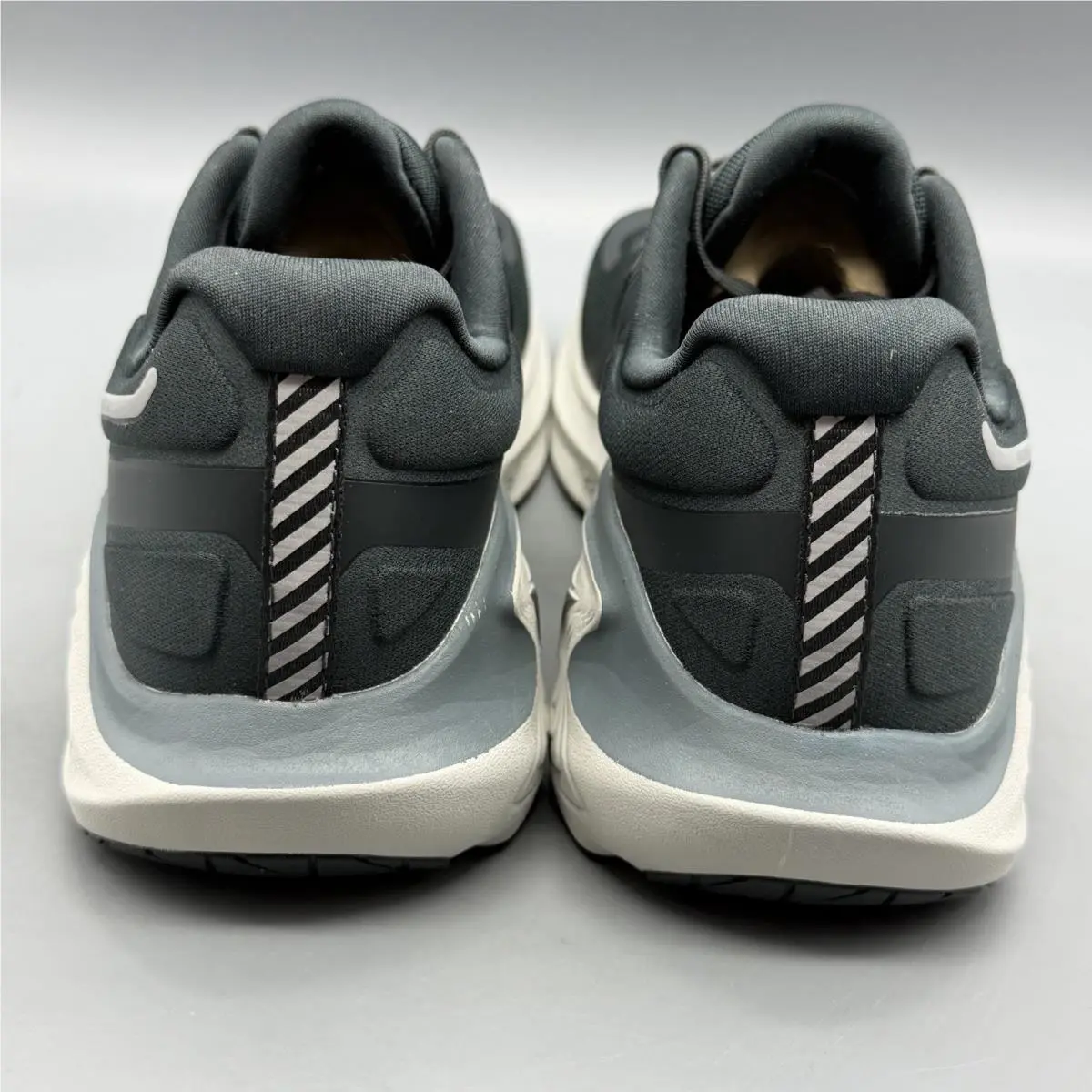 Altra shoes - Altra Paradigm 8 - Paradigm - AL0A82CG000 - Black (UPC: 0196573085886) 2
