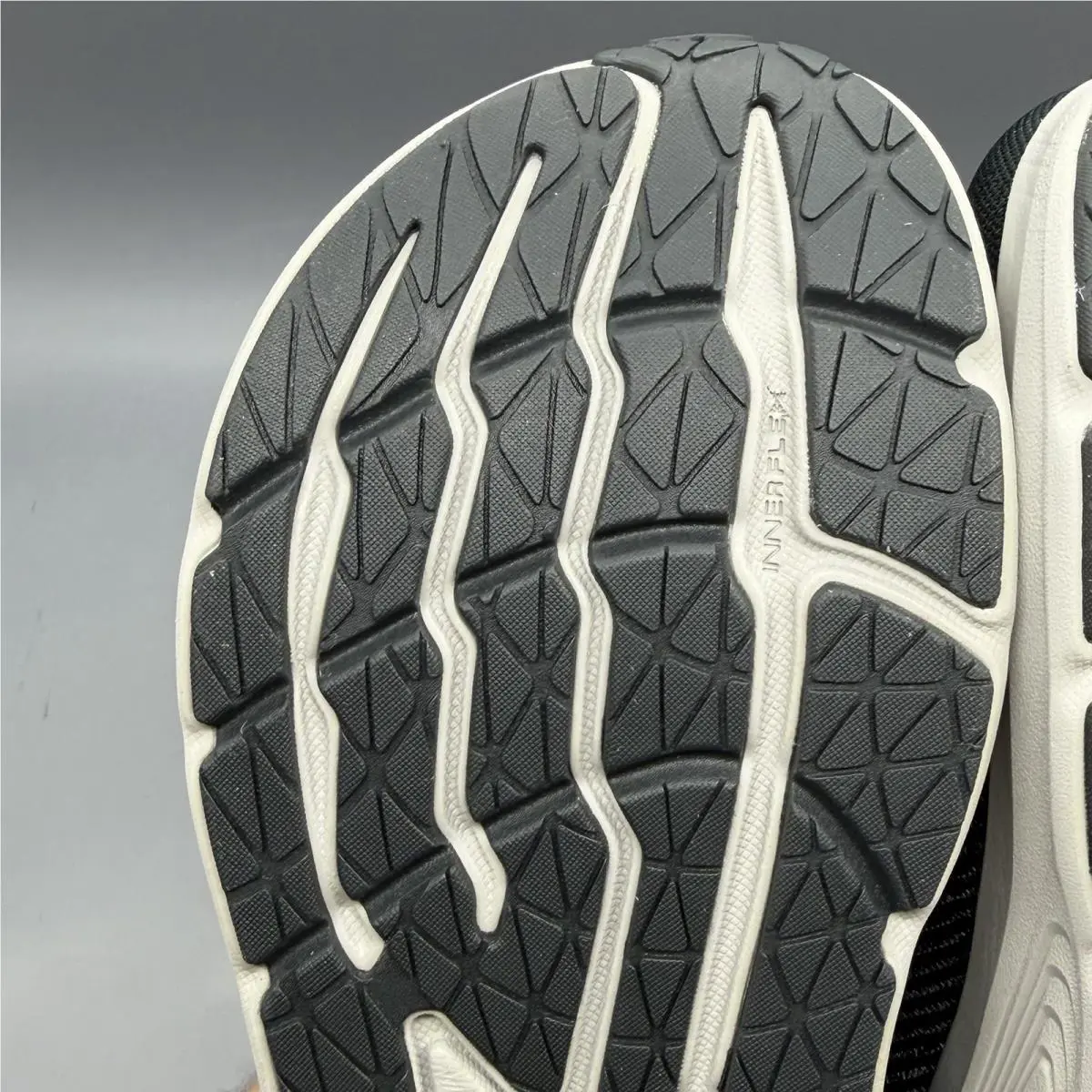 Altra shoes - Altra Paradigm 8 - Paradigm - AL0A82CG000 - Black (UPC: 0196573085886) 11