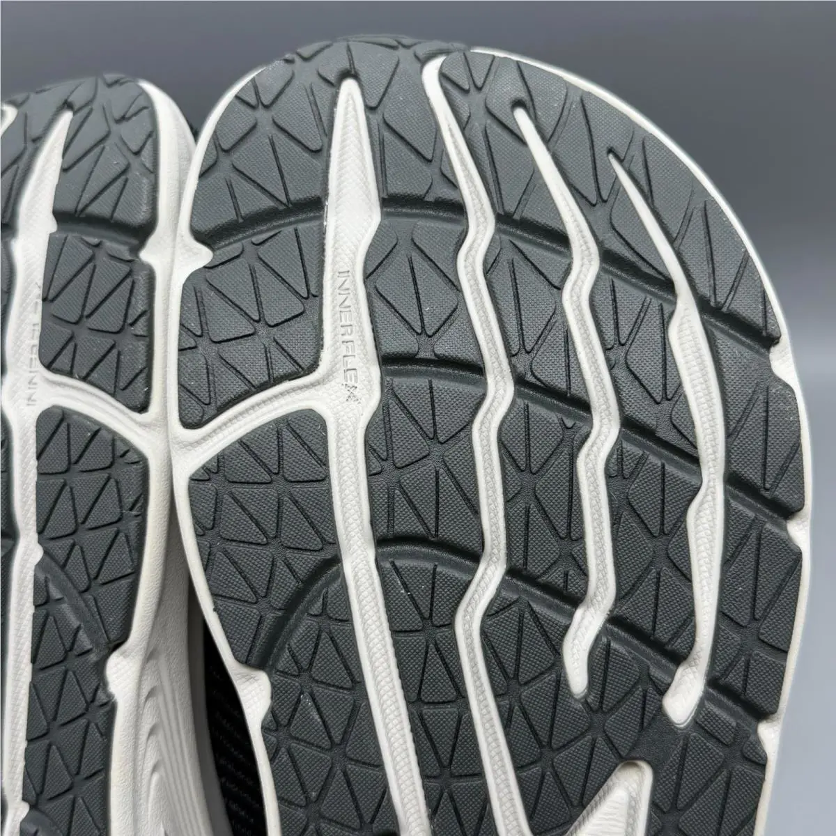 Altra shoes - Altra Paradigm 8 - Paradigm - AL0A82CG000 - Black (UPC: 0196573085886) 12