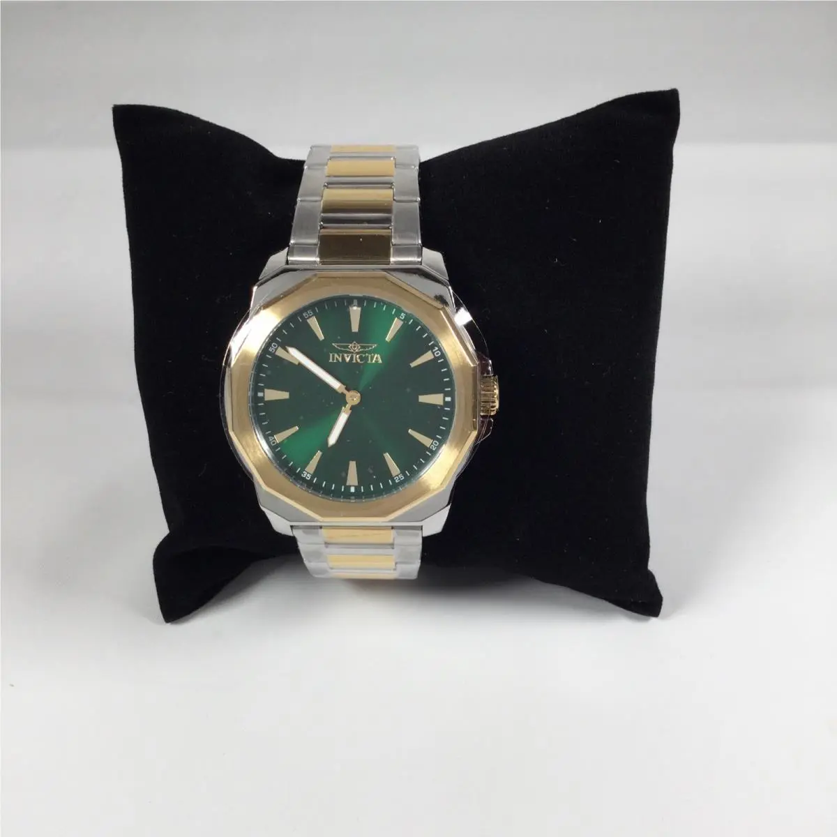 Invicta Speedway Model 49740 Men’s 42mm SS Chronograph Watch Emerald Dial